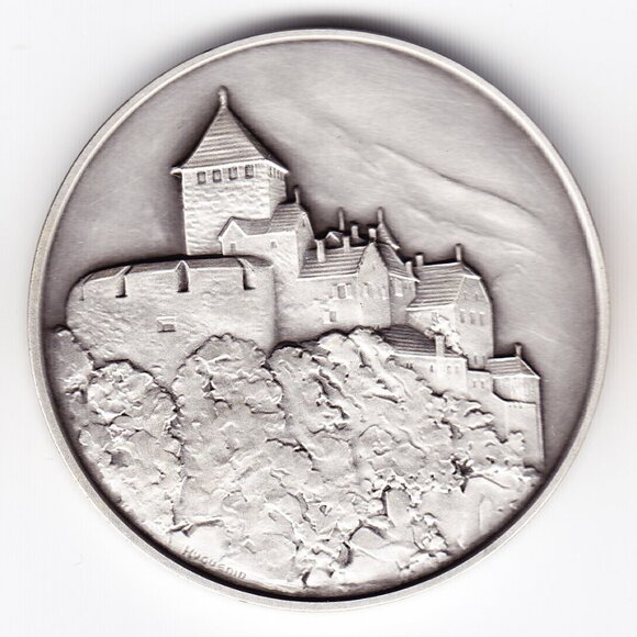 1982 Vaduz Switzerland Medal (b126) - Picture 1 of 2